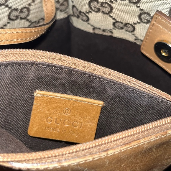 Gucci Beige and Brown Shoulder Bag - Picture 11 of 16